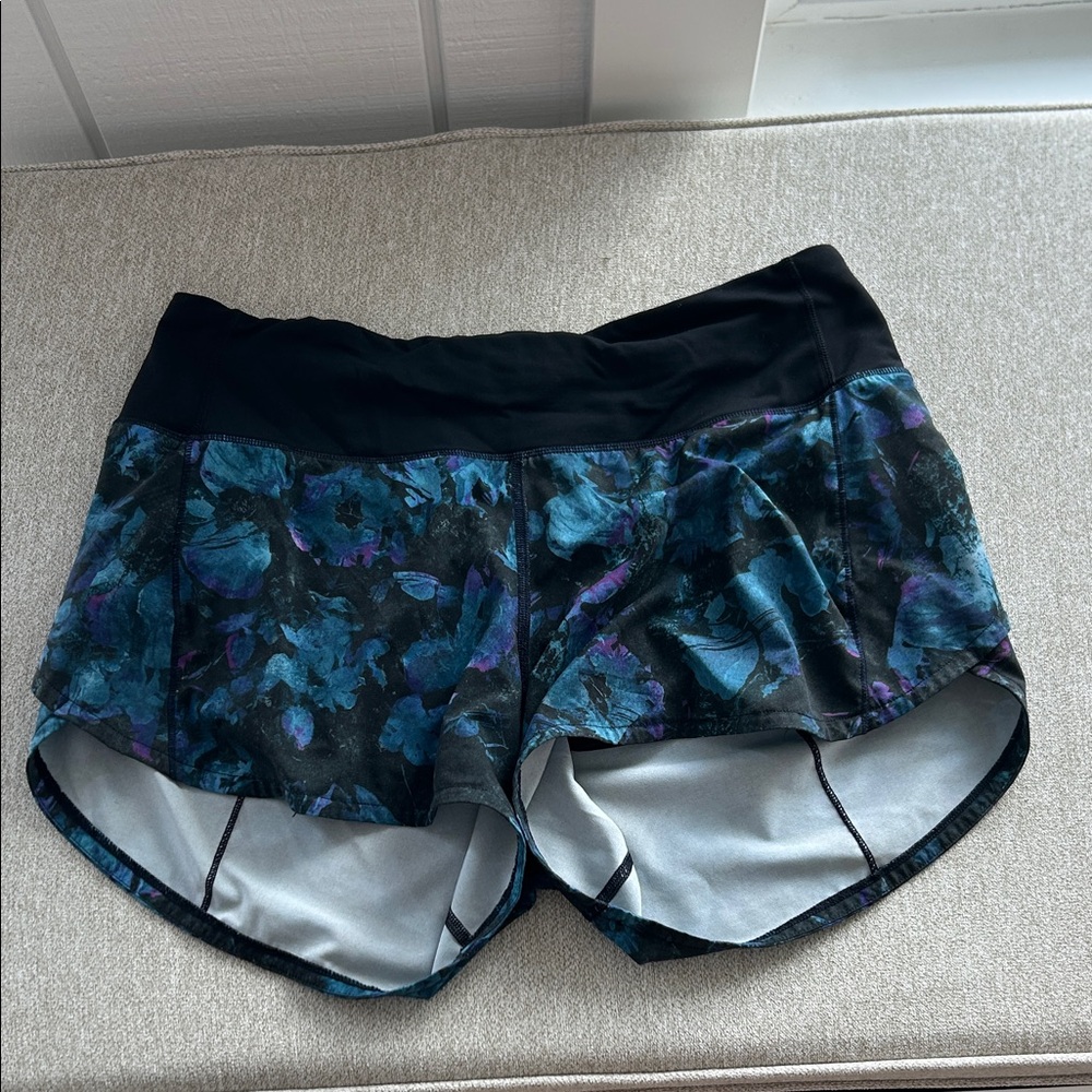 Lululemon women speed up LuLulemon shorts